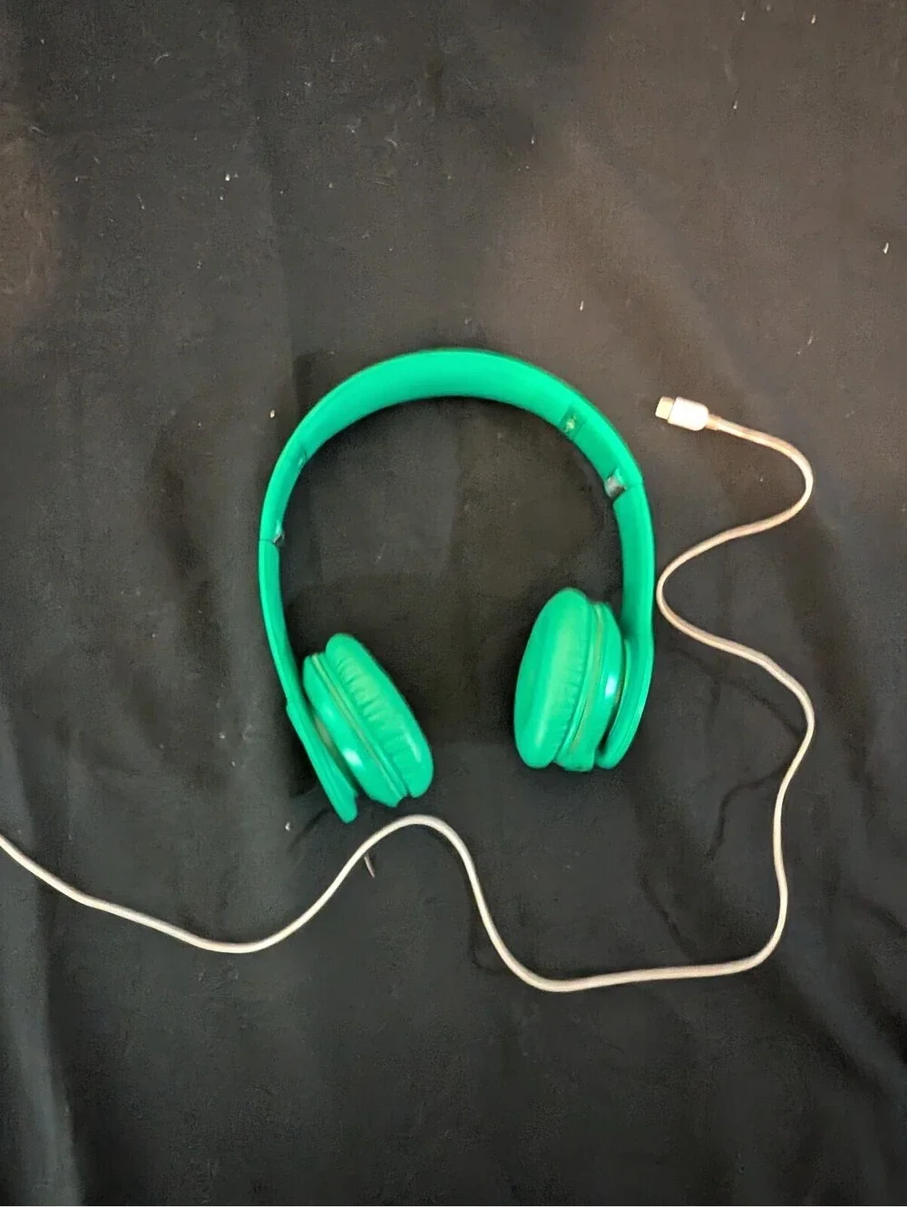 Beats by Dr Dre Solo HD Wired On Ear Headphones Drenched in Green with Case